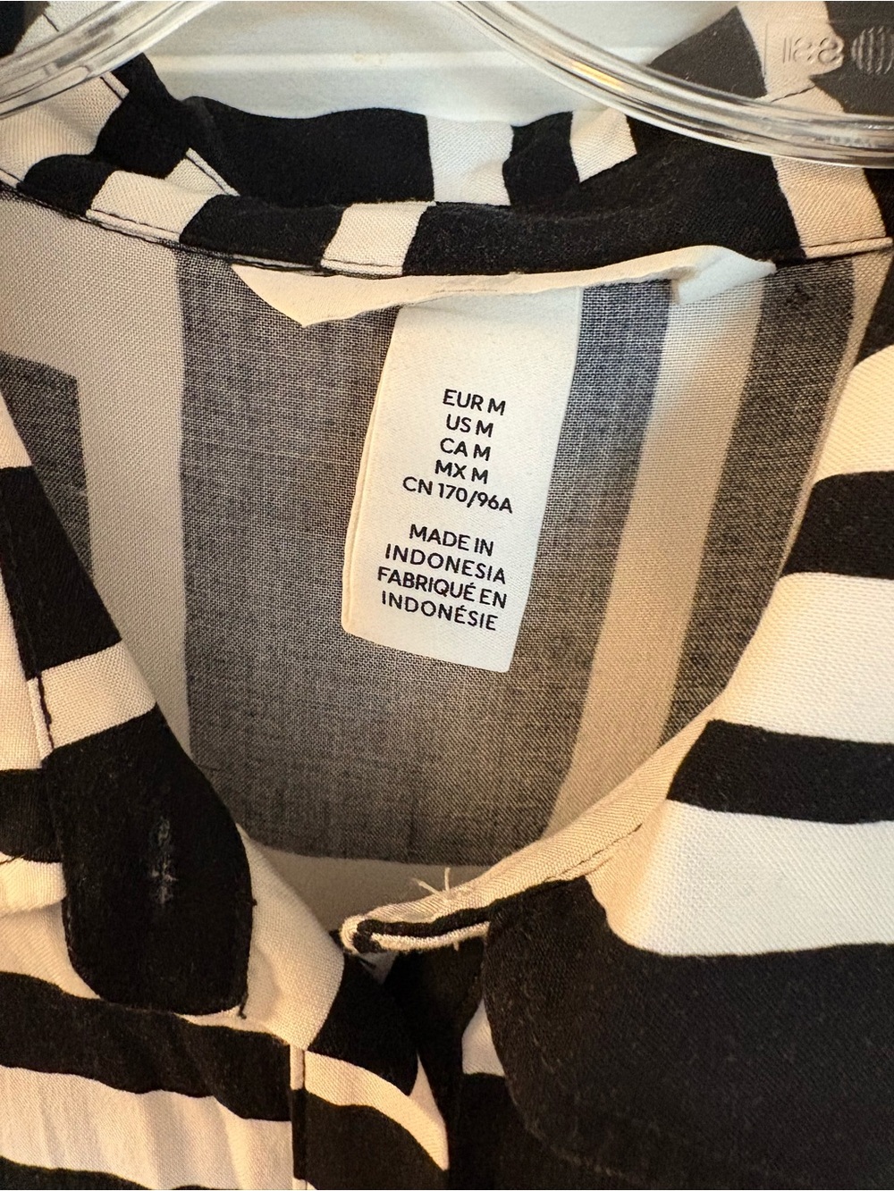 H&M Black & White Geometric Maxi Shirt Dress with Tie Waist - Picture 3 of 4
